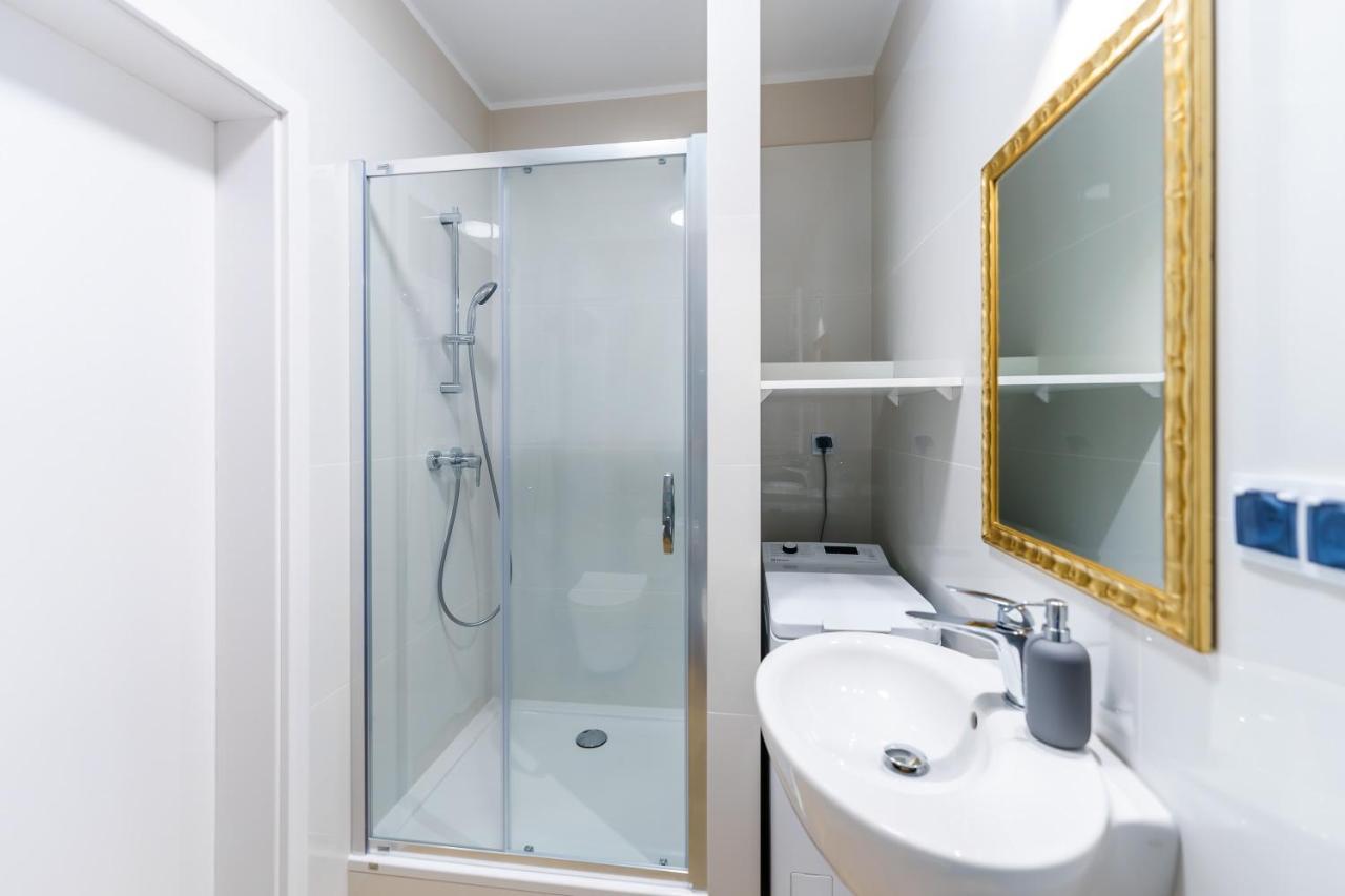 Apartament Kapitanski Z Widokiem Na Morze 4 Pietro - By Perlowa Przystan Rent Sianozety Luaran gambar